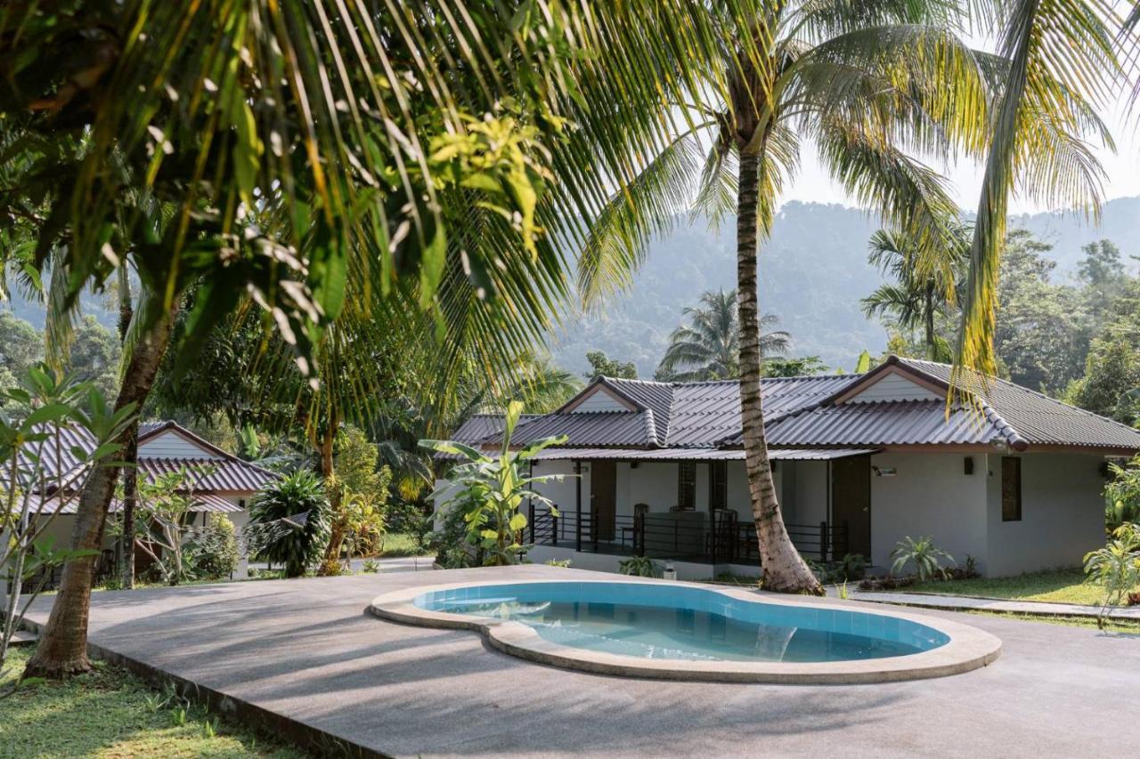 Surfer'S Village Khao Lak Exterior photo